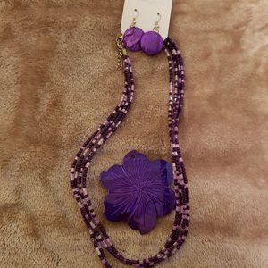 Beaded Custome Necklace w/Earrings